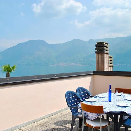 شقة Loft With Big Terrace Lake View سالا كوماسينا المظهر الخارجي الصورة