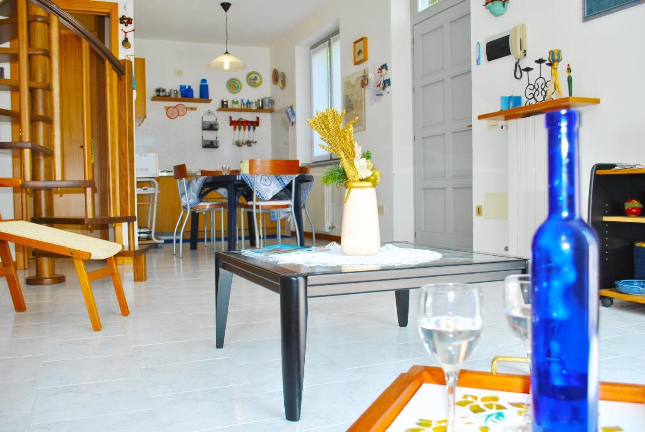 شقة Loft With Big Terrace Lake View سالا كوماسينا المظهر الخارجي الصورة