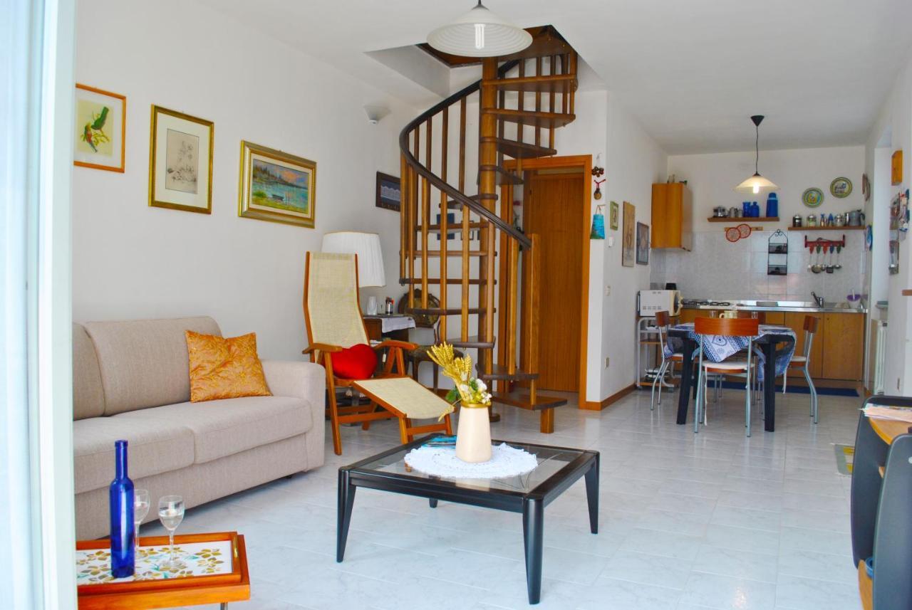 شقة Loft With Big Terrace Lake View سالا كوماسينا المظهر الخارجي الصورة