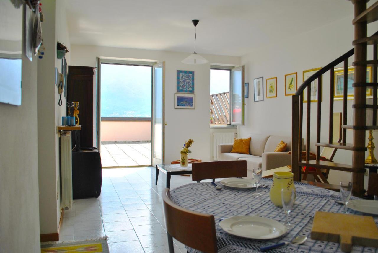 شقة Loft With Big Terrace Lake View سالا كوماسينا المظهر الخارجي الصورة